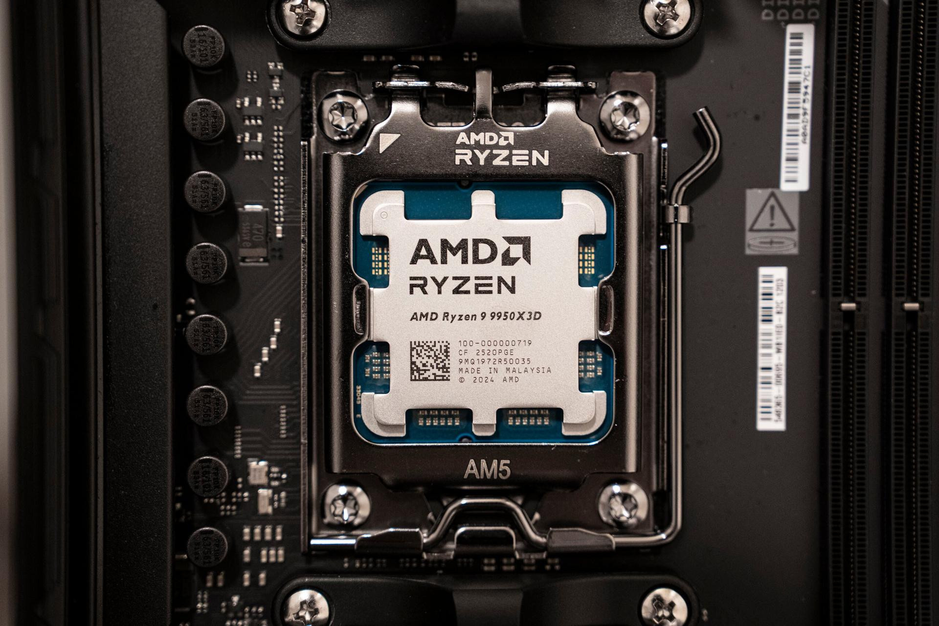 AMD Ryzen 9 9950X3D test bench