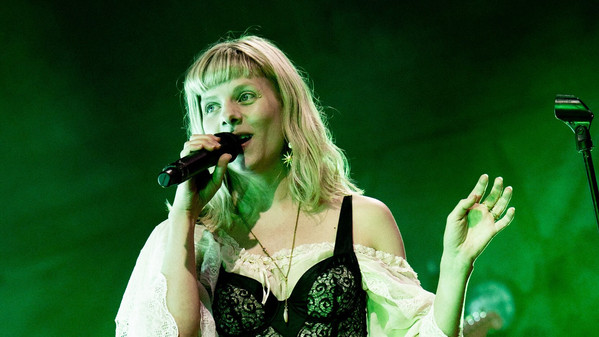 Aurora med sanghyllest til World of Warcraft