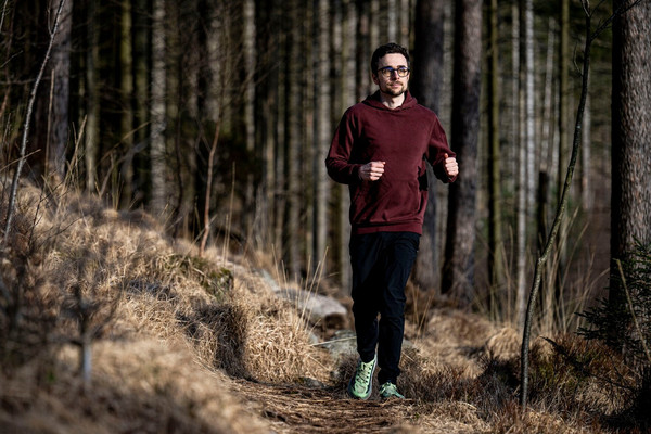 Kan eg gjere jakta på løperekord til eit spel?