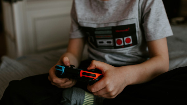 Problemet er ikke at barn gamer, men at voksne ikke følger med